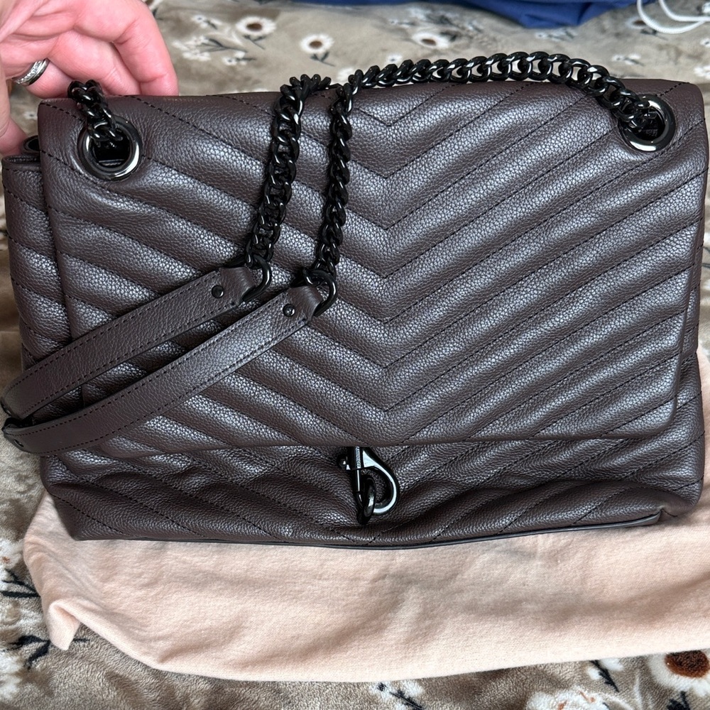 Elegant Brown Quilted Chain Shoulder Bag - Picture 1 of 4